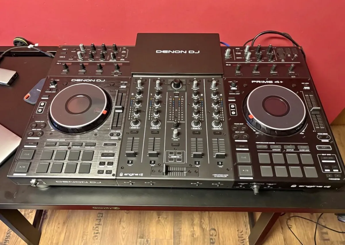 Denon DJ Prime 4 Kit - Image 2