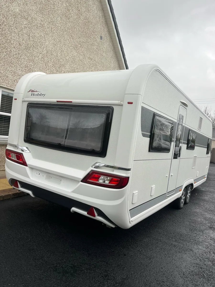 Hobby excellent 5 berth luxury caravan 2024 - Image 4