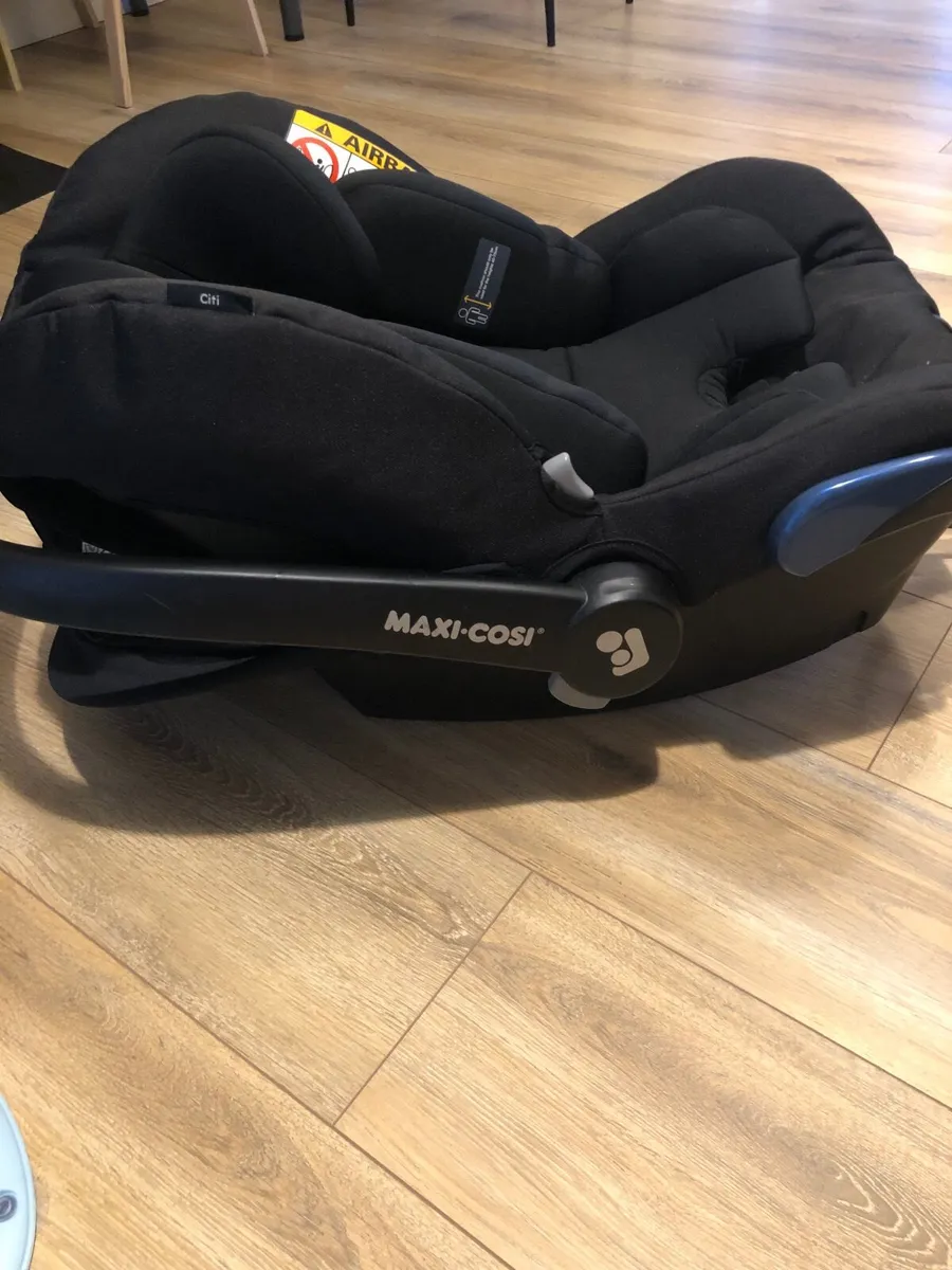 The Maxi Cosi Infant Car Seat - Image 1