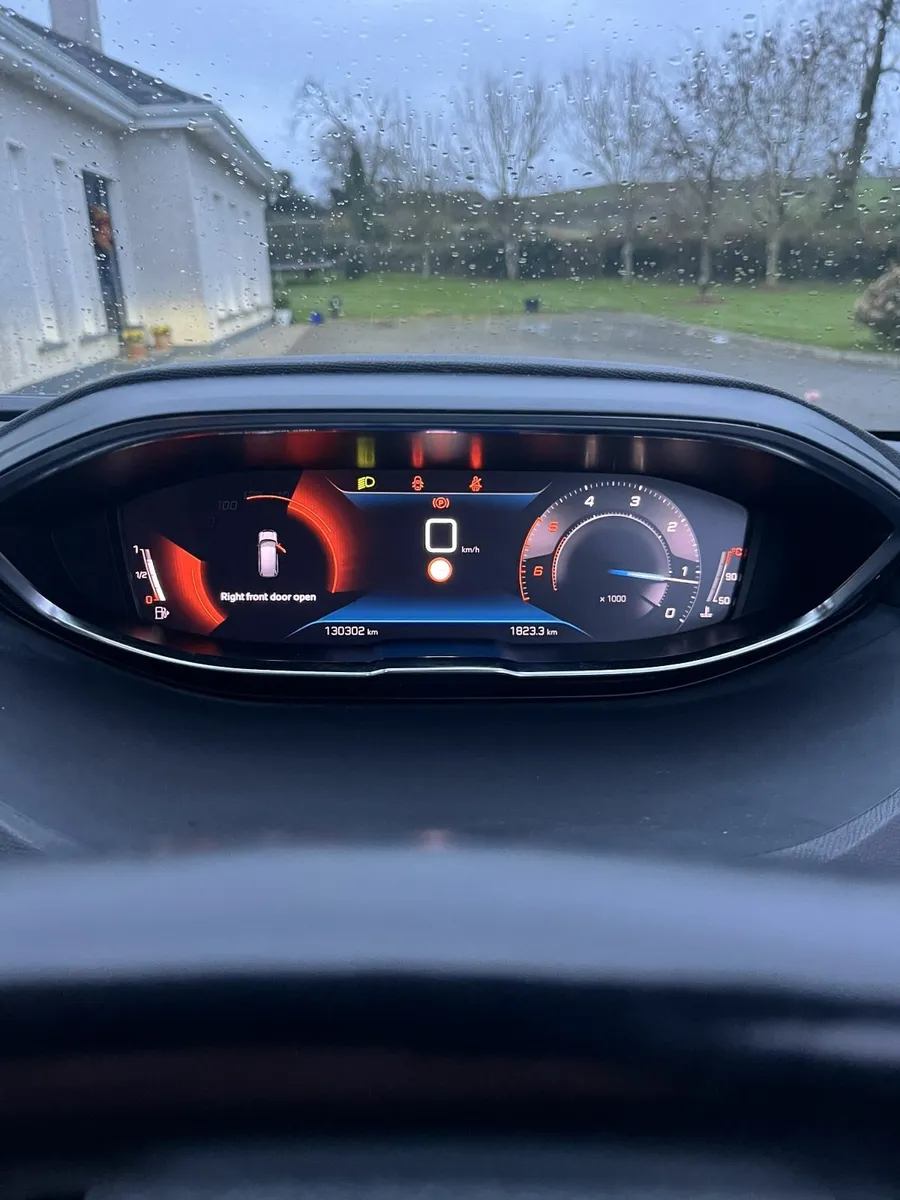 Peugeot 5008 2021 - Image 2