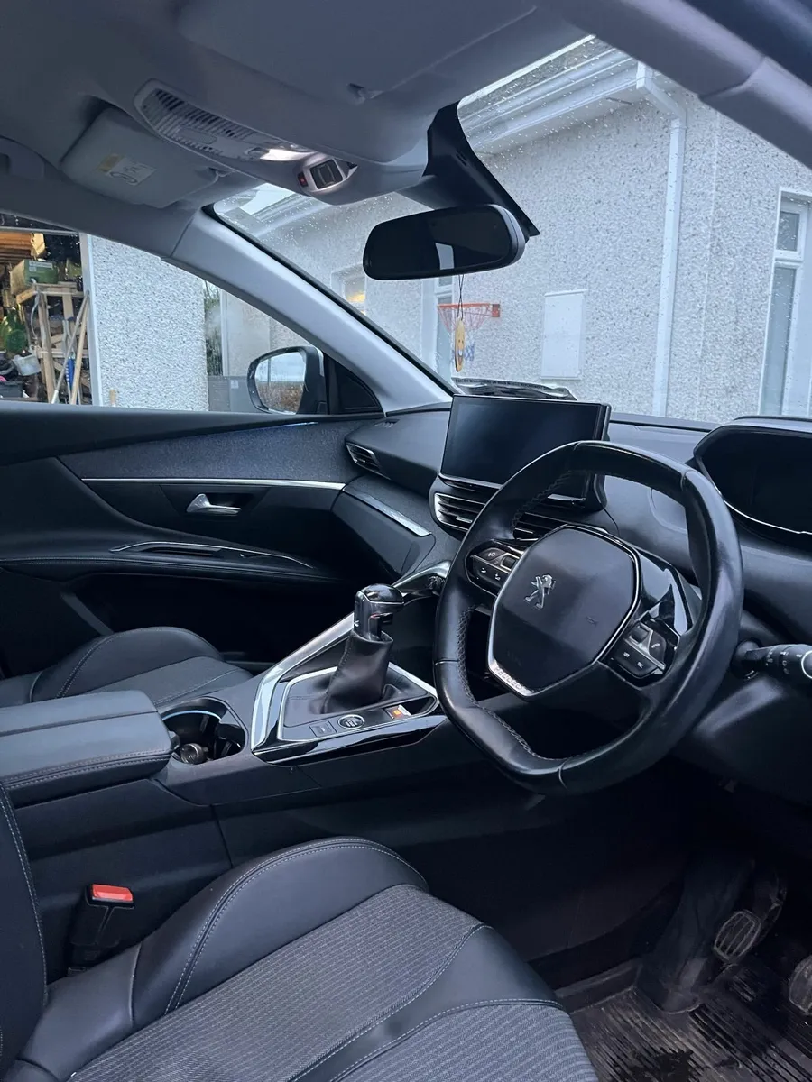 Peugeot 5008 2021 - Image 3