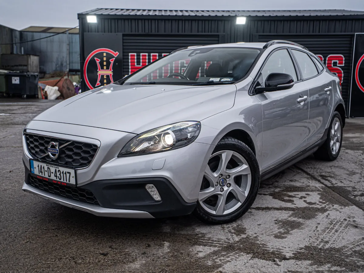 2014 Volvo V40 Cross Country Auto/New NCT/Warranty - Image 4