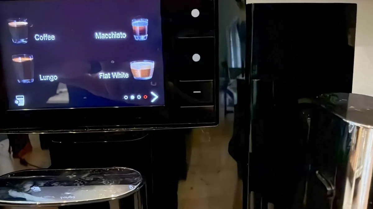 JURA E8 Superautomatic Espresso Machine - Image 3