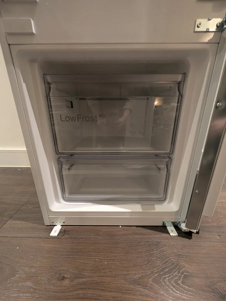 Neff Integrated Fridge Freezer - Image 3