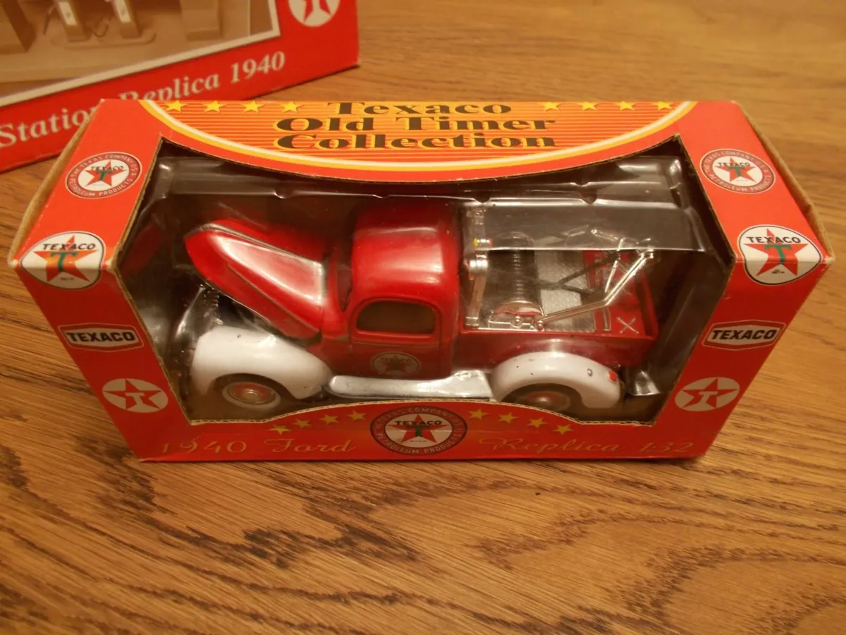 New Texaco Garage & Ford Tow Truck - Image 2