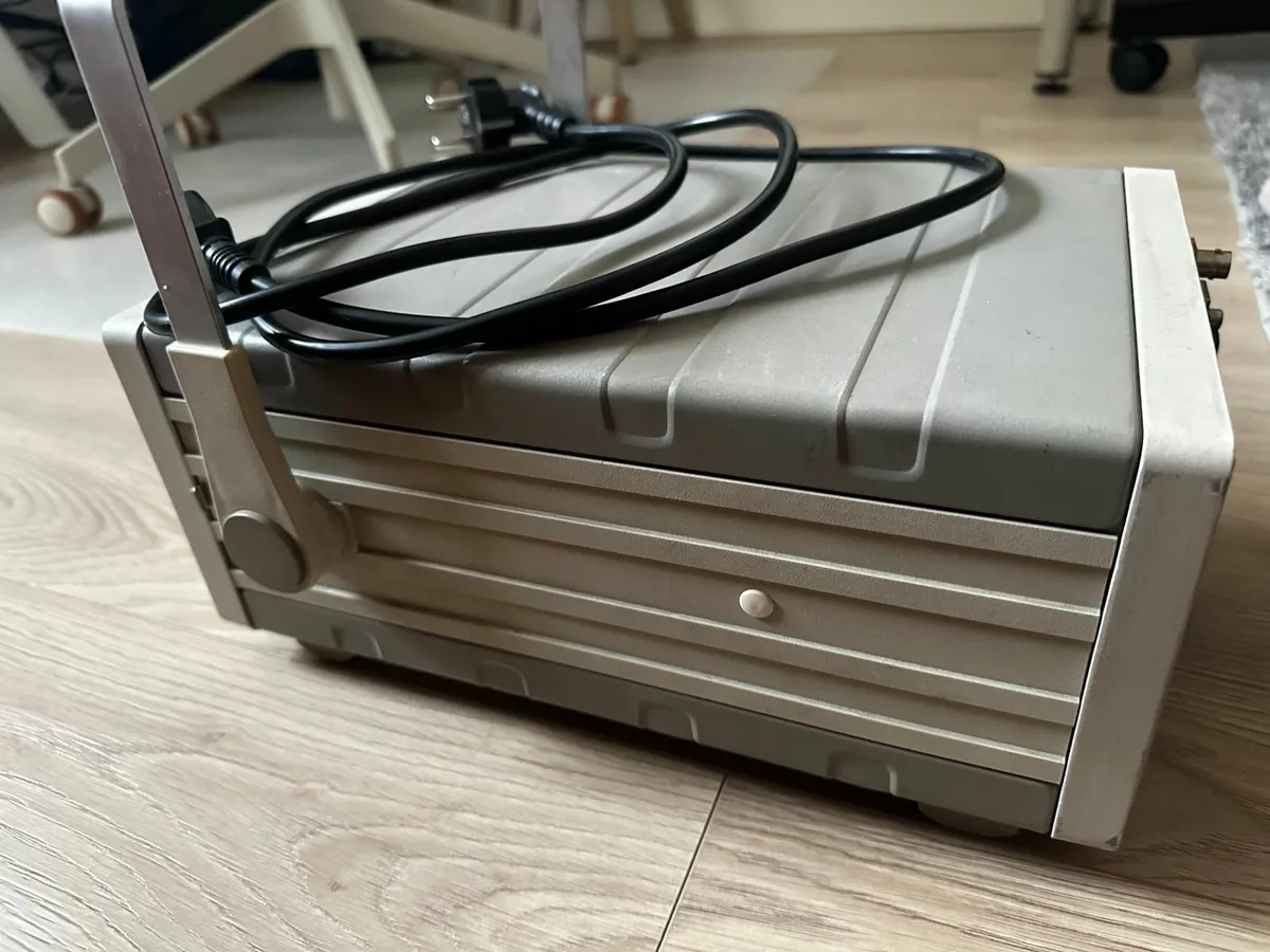 RF Signal Generator - Image 4