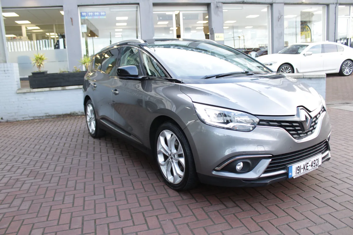 ICONIC BLUE 7 SEATER MPV / 1 OWNER WITH 53295MILES - Image 1