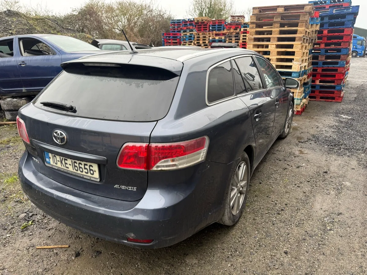 Toyota Avensis - Image 2