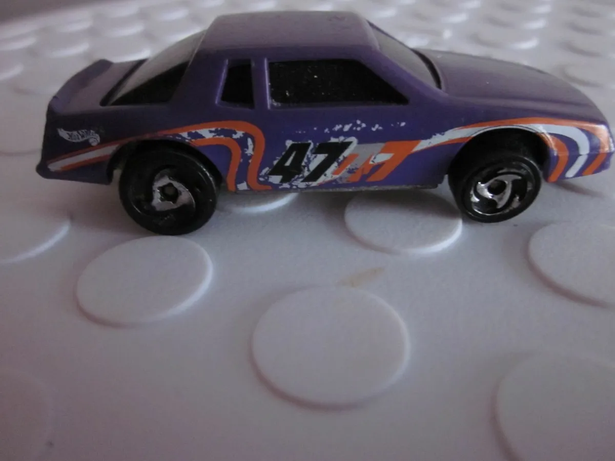 Hot Wheels Chevy Stocker Diecast Car 1988 - Image 2