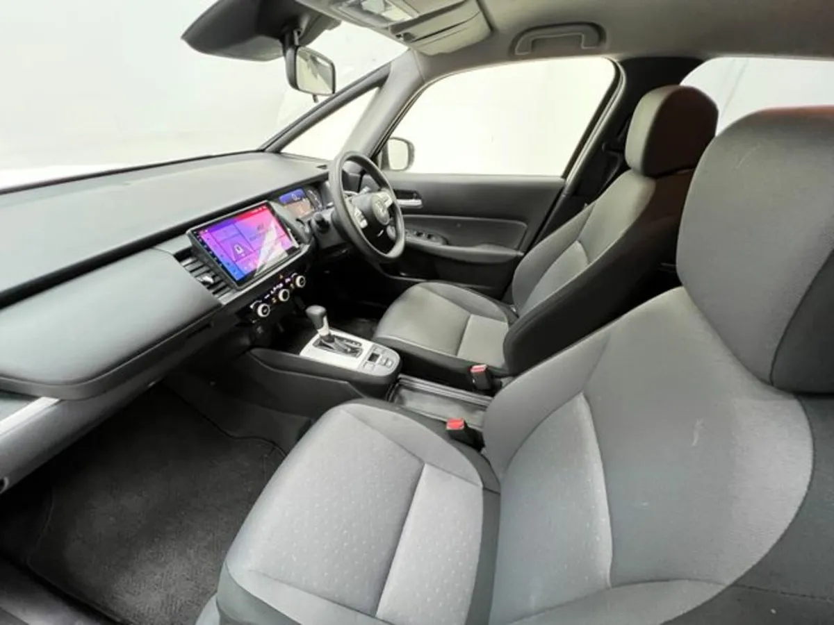 Honda Fit 1.5 e:HEV BASIC Automatic, Reversing cam - Image 4