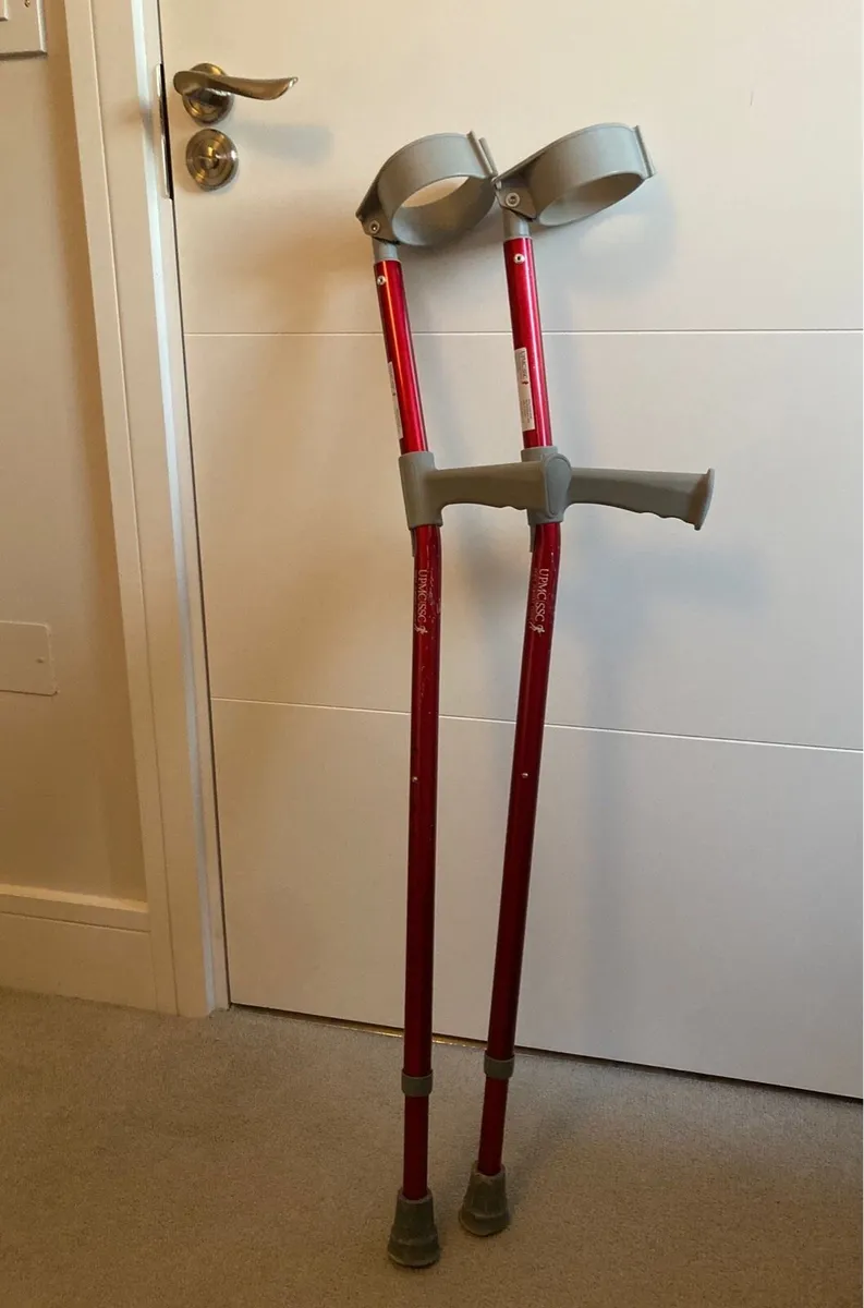 Extendable crutches