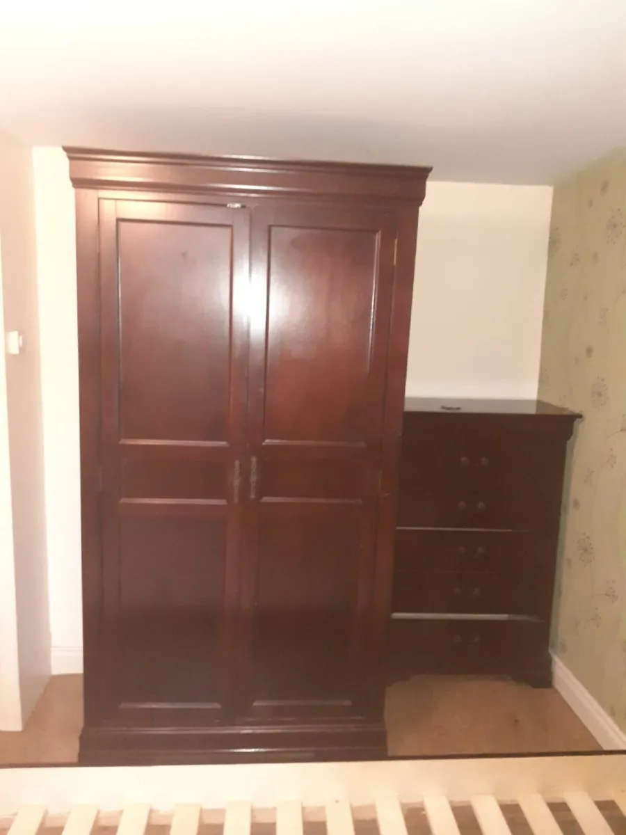 Bedroom furniture - Image 2