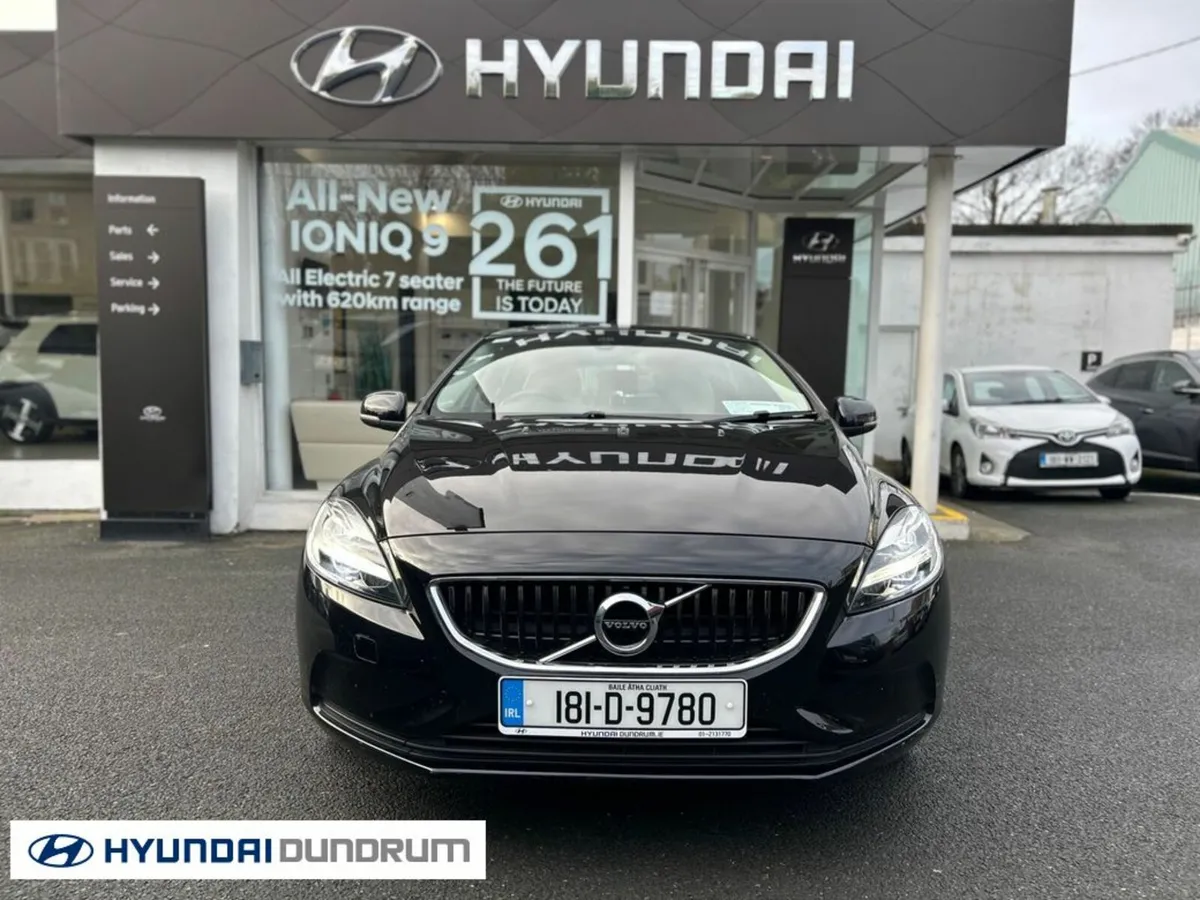 Volvo V40 D2 MOM ED 5DR - Image 2