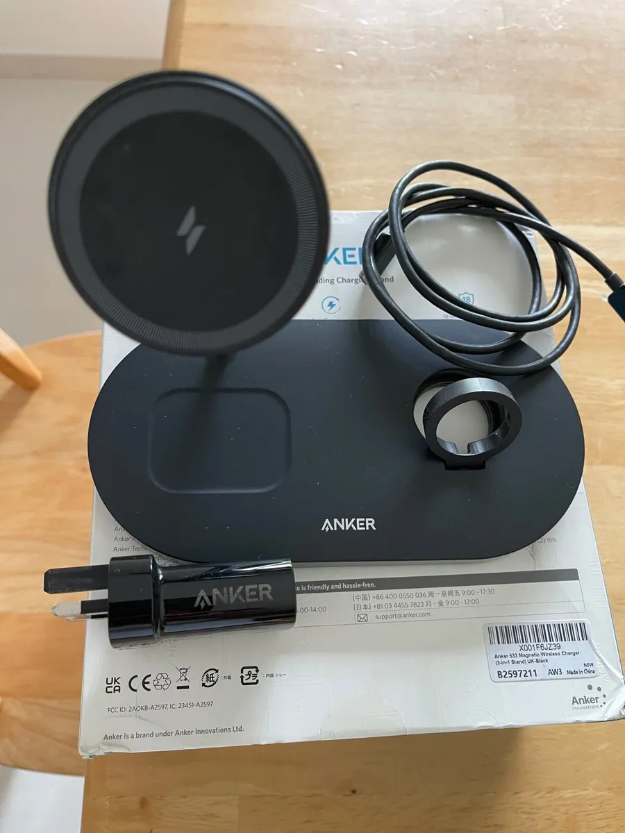 Wireless charger, Anker Magnetic Charging Station - Image 1