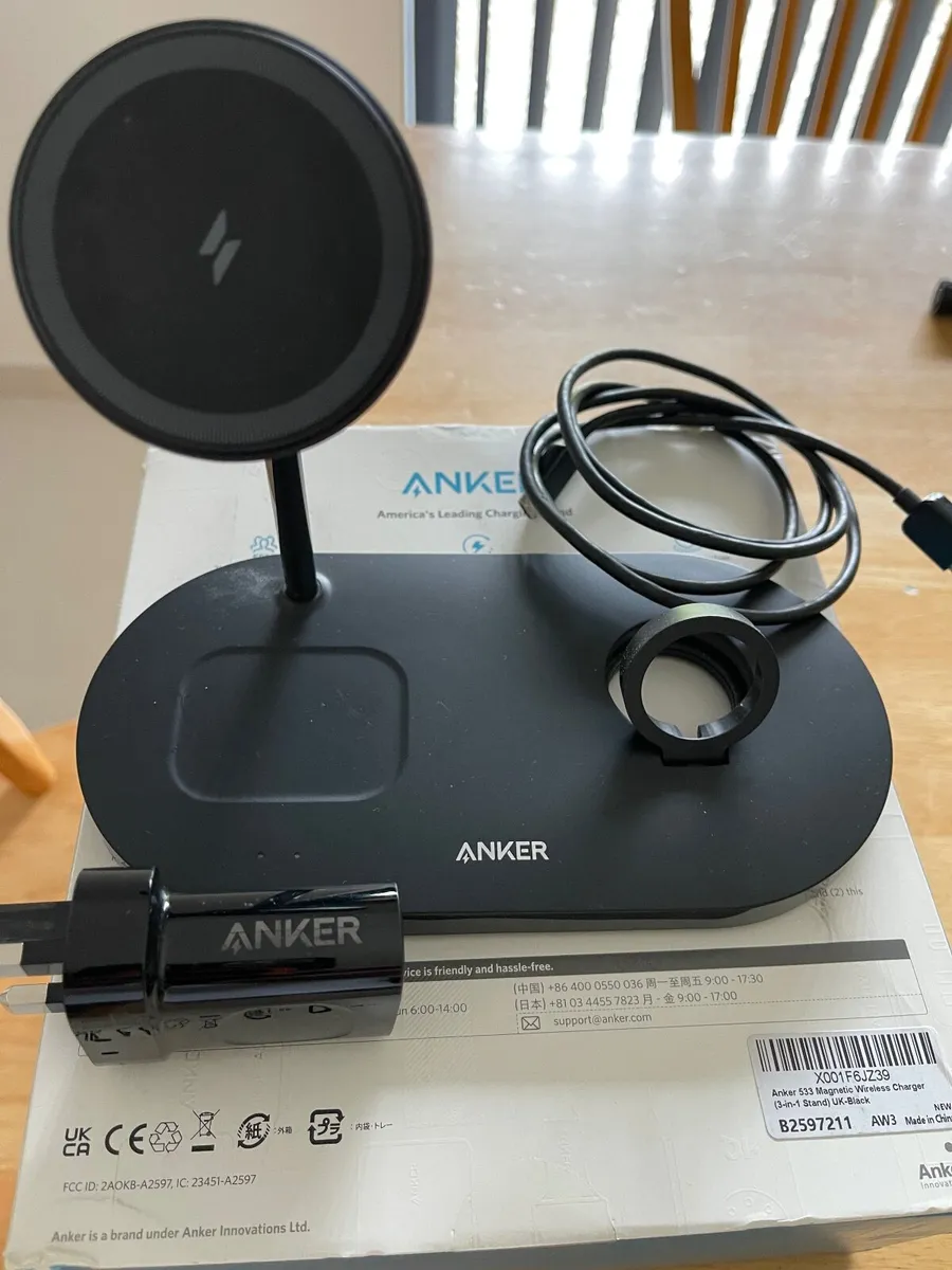 Wireless charger, Anker Magnetic Charging Station - Image 2