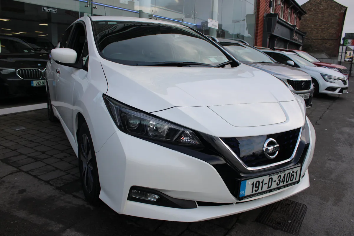 Nissan Leaf 40 KW SV 2019 *1 OWNER* LOW KMS* - Image 1