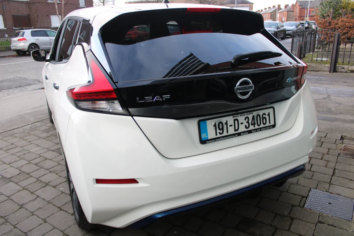 Nissan Leaf 40 KW SV 2019 *1 OWNER* LOW KMS* - Image 4