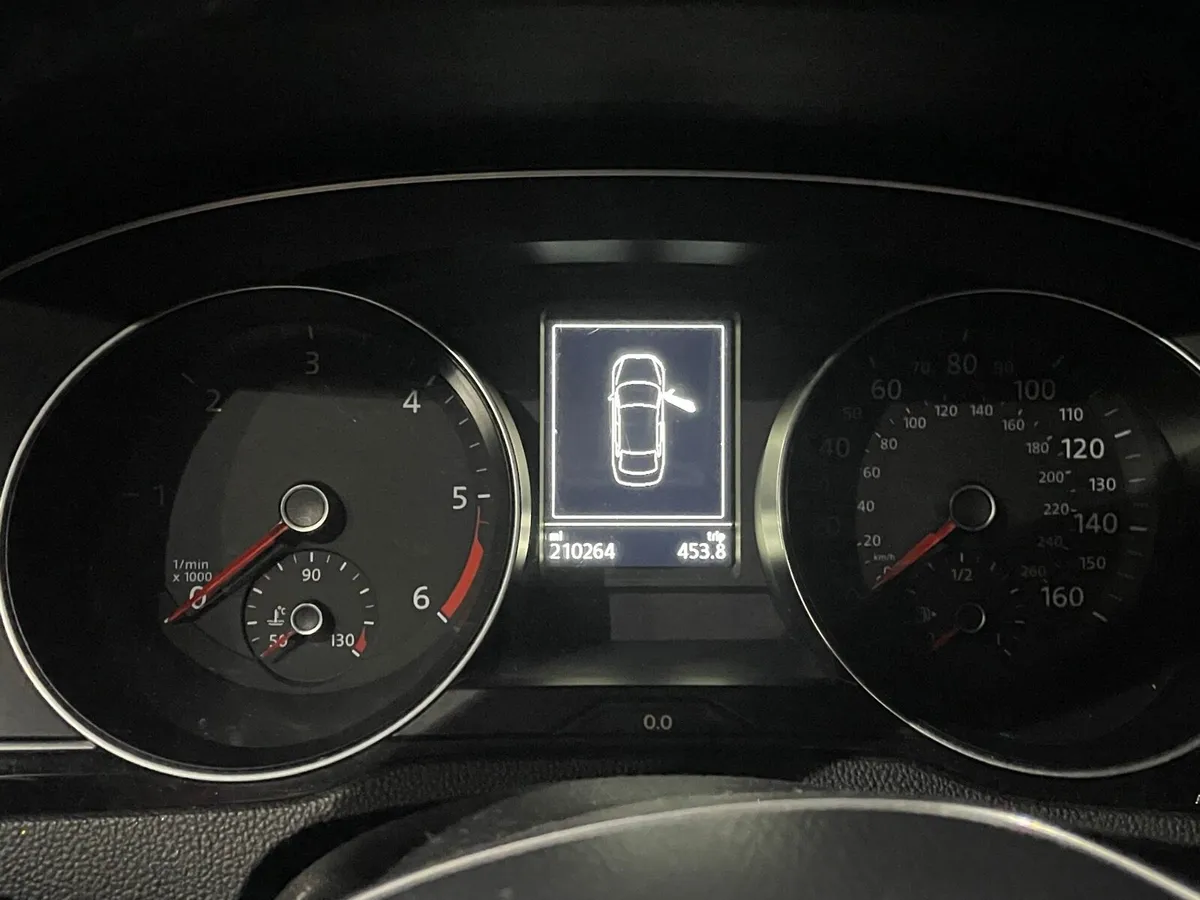 VW Passat 2.0L Highline. NCT 07/26, Tax 03/26 - Image 3