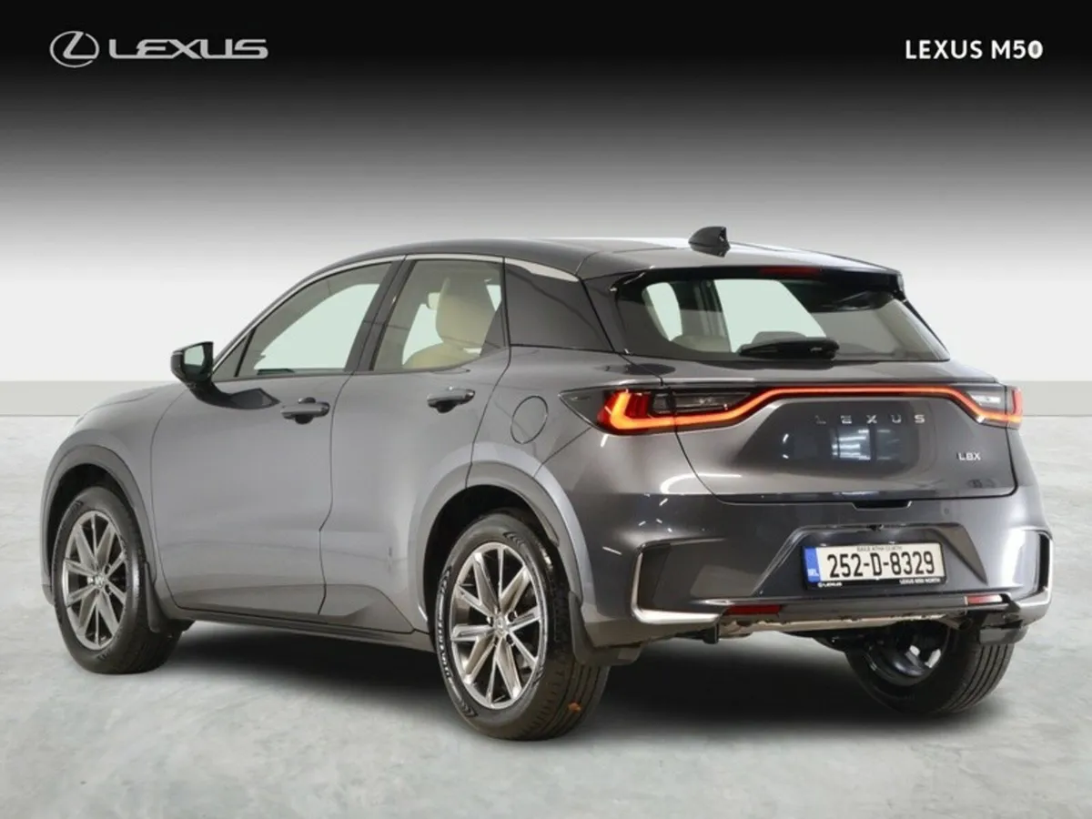 Lexus LBX Elegant - Image 3