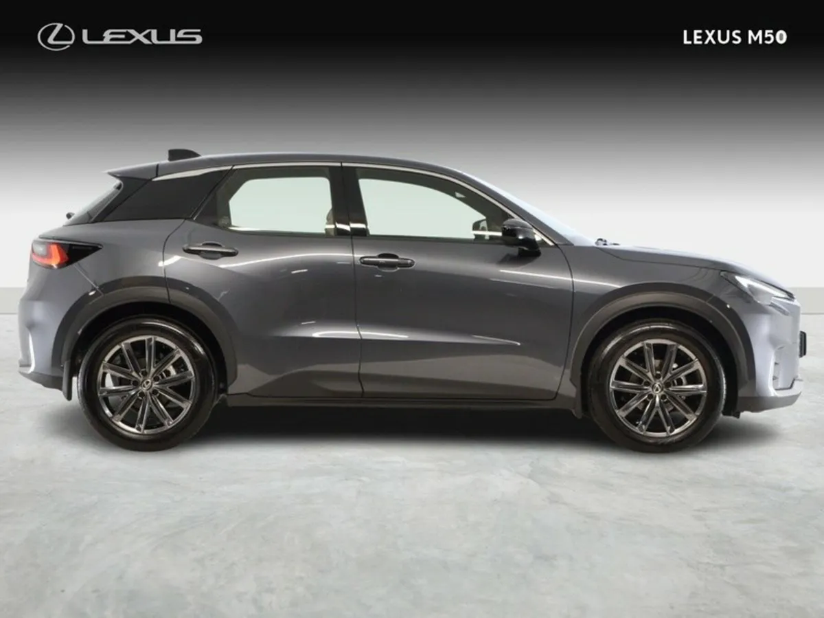 Lexus LBX Elegant - Image 4