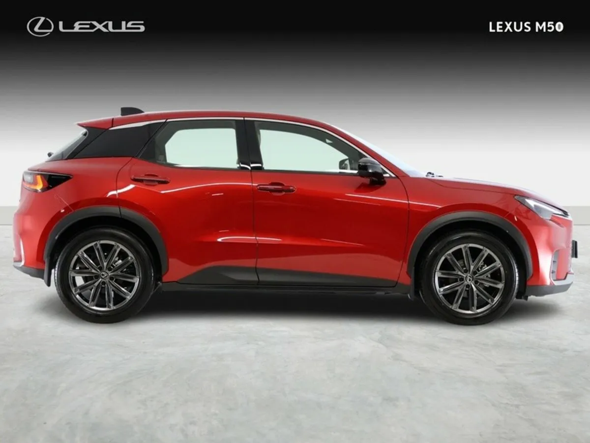 Lexus LBX Elegant - Image 4