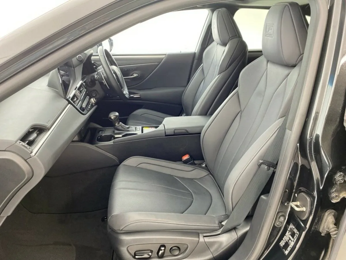 Lexus ES F Sport - Image 2
