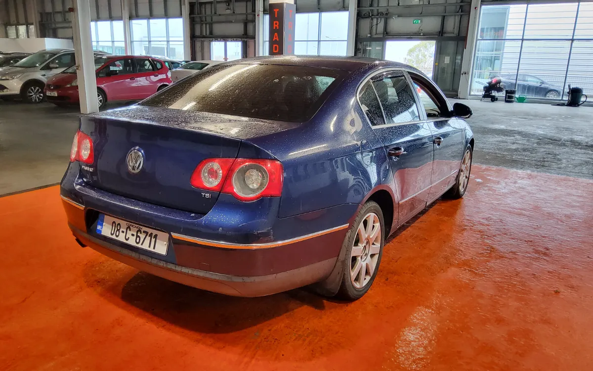 Volkswagen Passat 2008 - Image 4