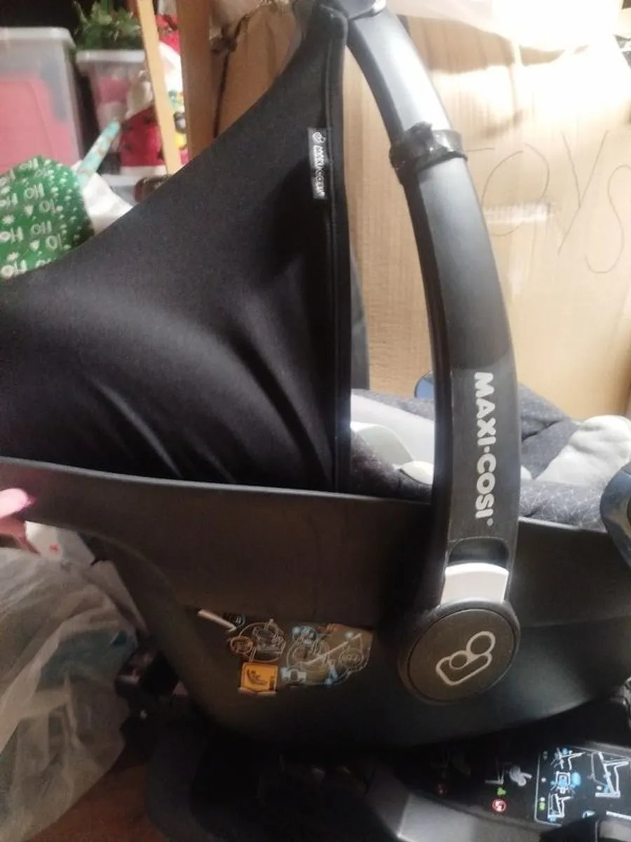 Bugaboo Cameleon Complete Set with New born car seat and toddler car seat - Image 2