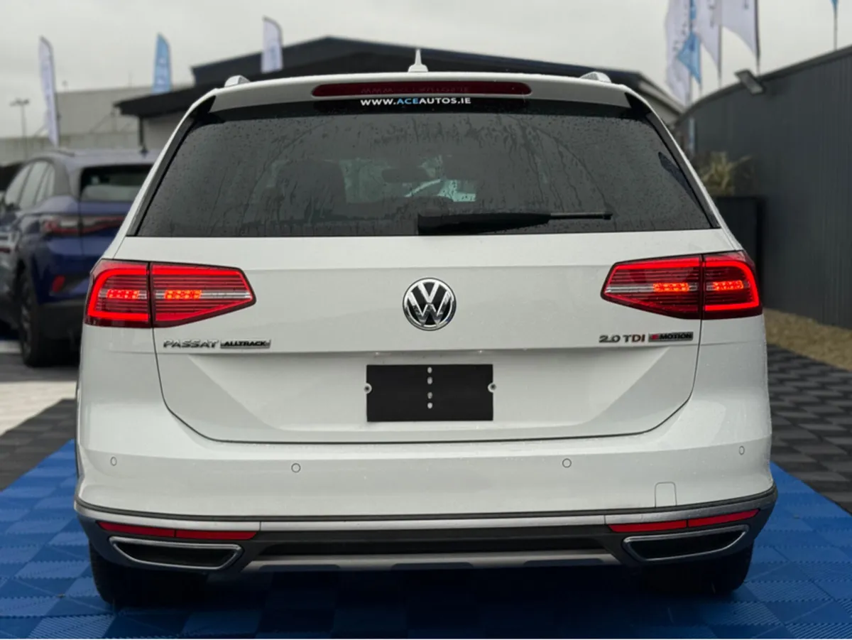 Volkswagen Passat ALLTRACK 4WD - 2.0L DIESEL - AUT - Image 3