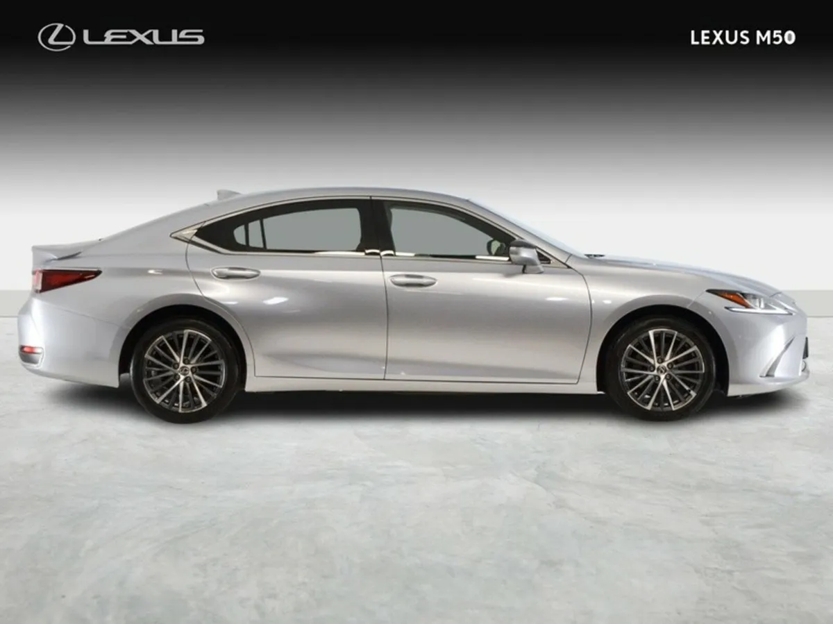 Lexus ES Dynamic - Image 4