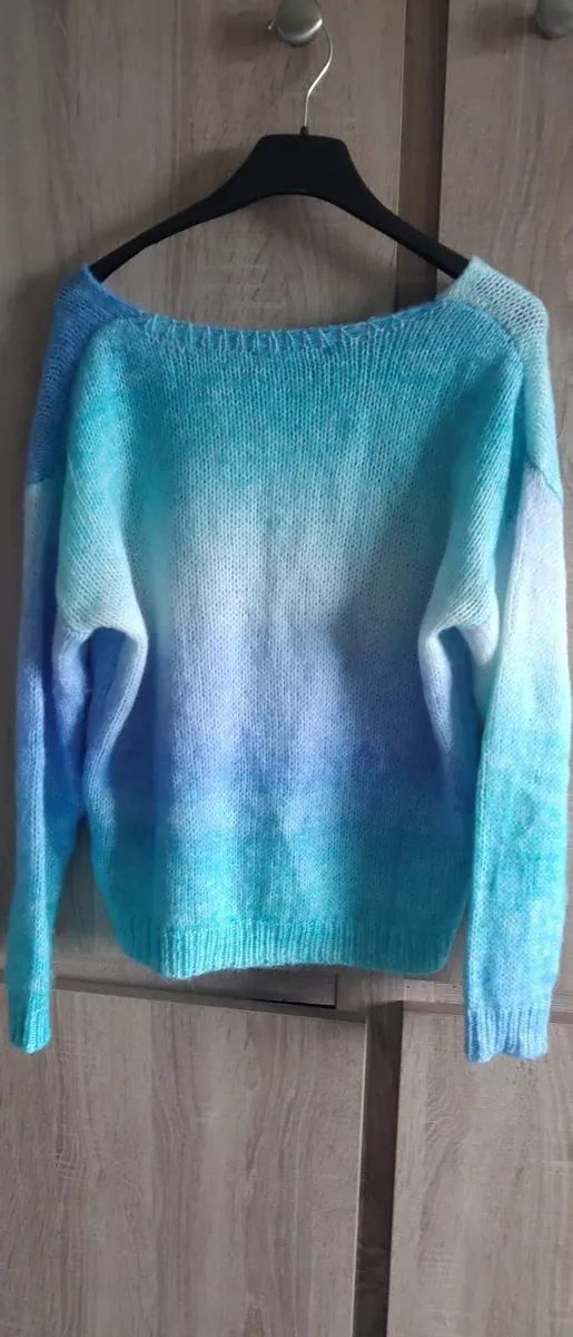 Ombre blue polyester sweater fits X's s m small 12 - Image 1