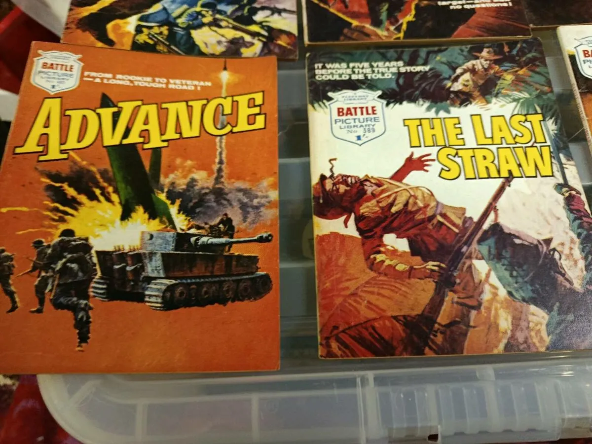 Battle picture library lot - Image 1