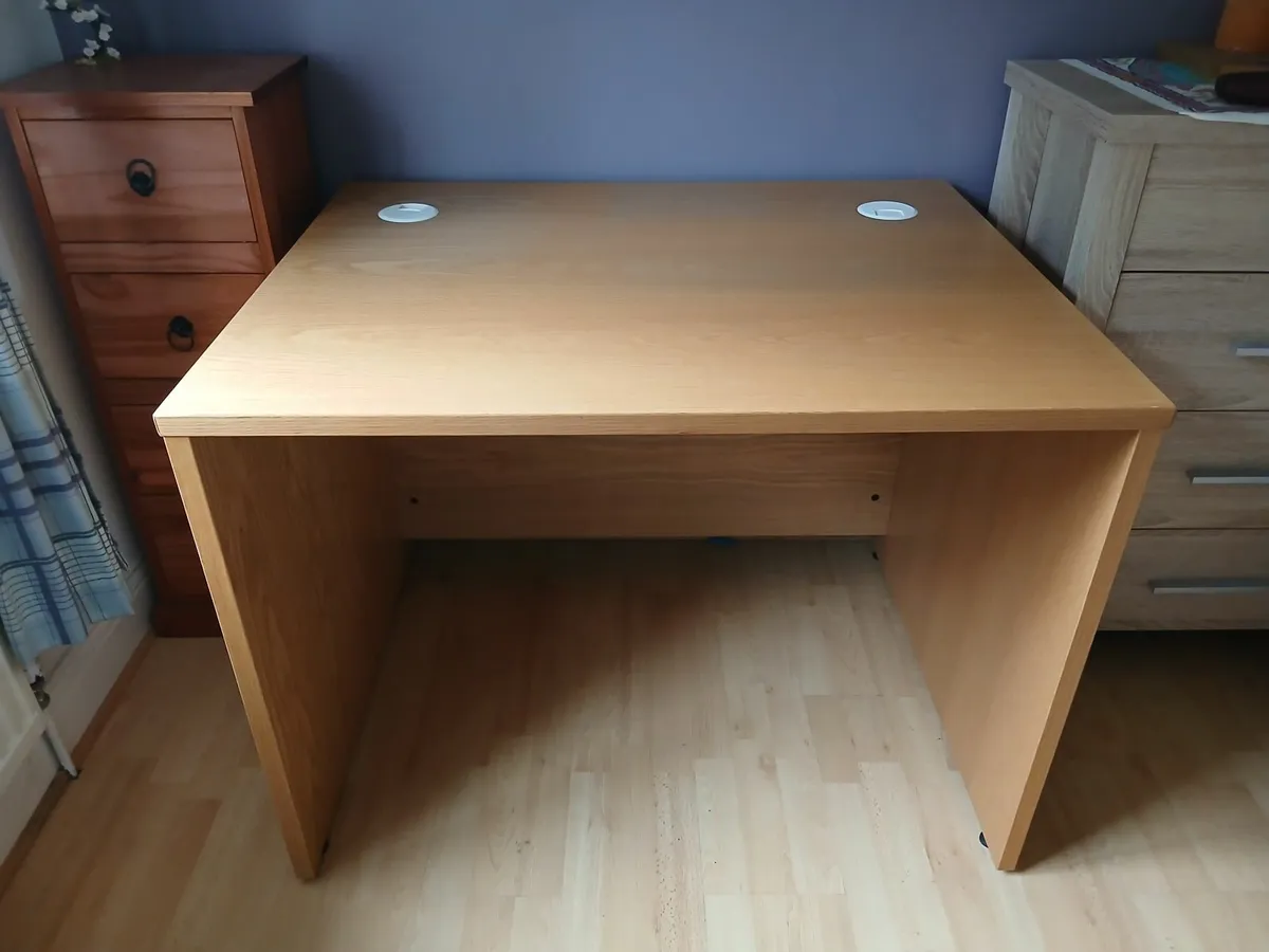 Computer Desk - Image 1
