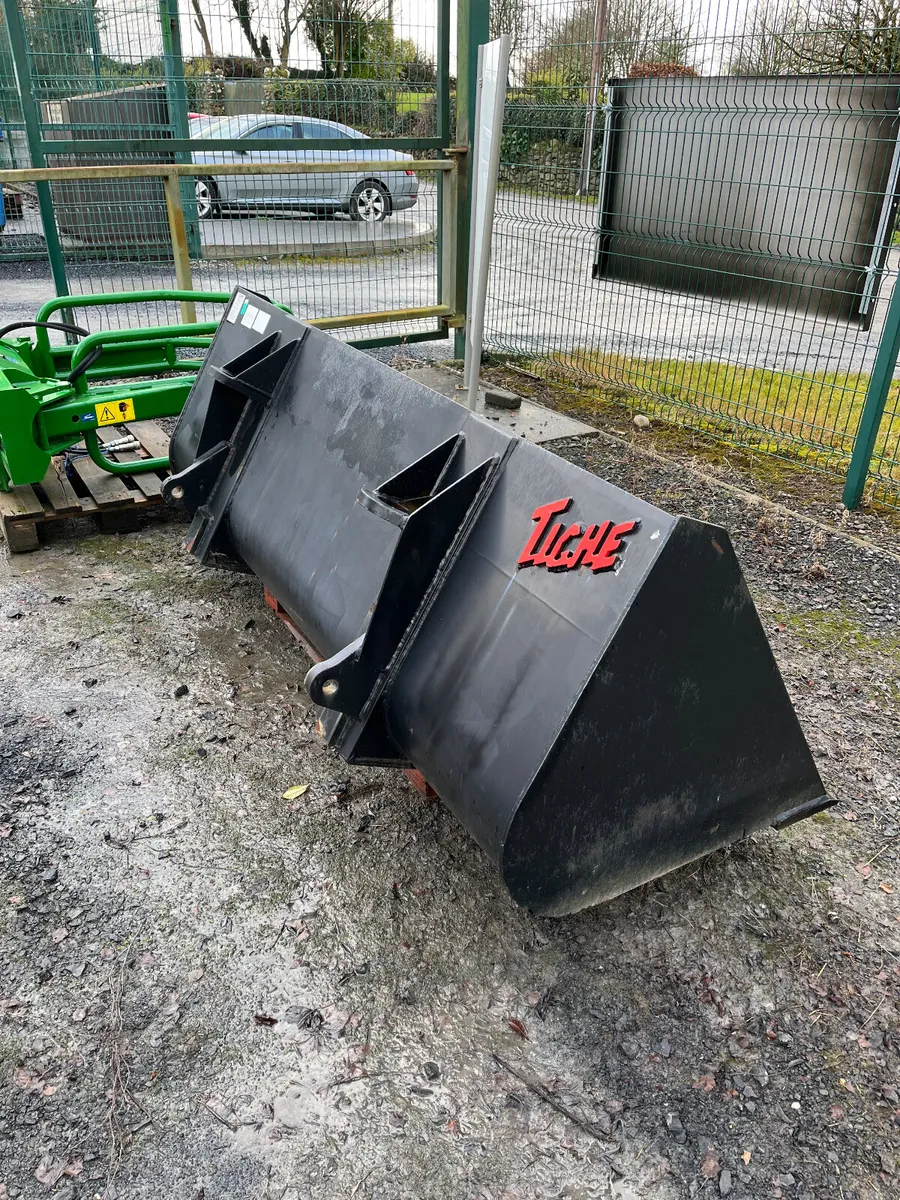 Tighe buckets - Image 1