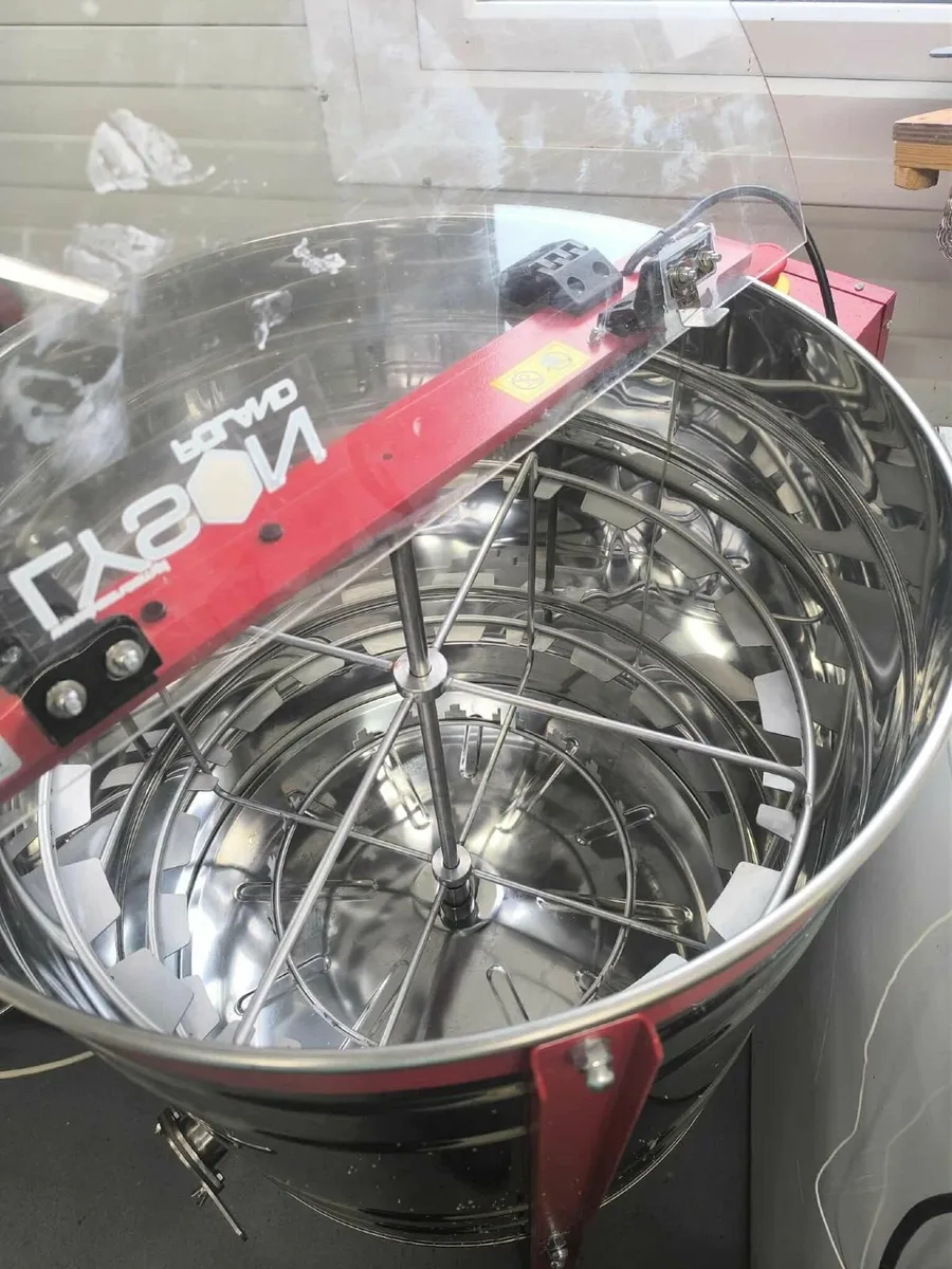 30 Frame Lyson Honey Extractor - Image 1