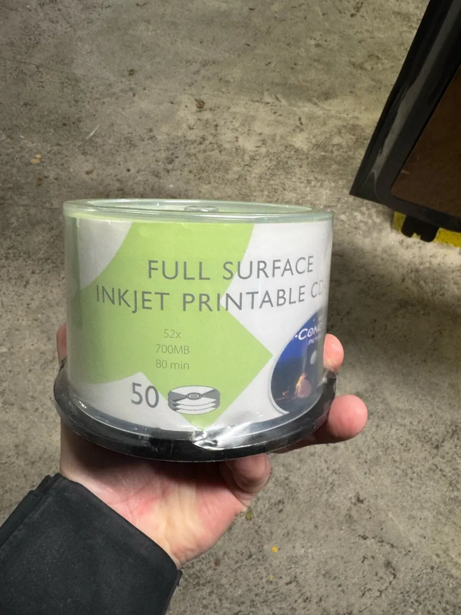 200+ Blank CD-R discs with covers. - Image 2