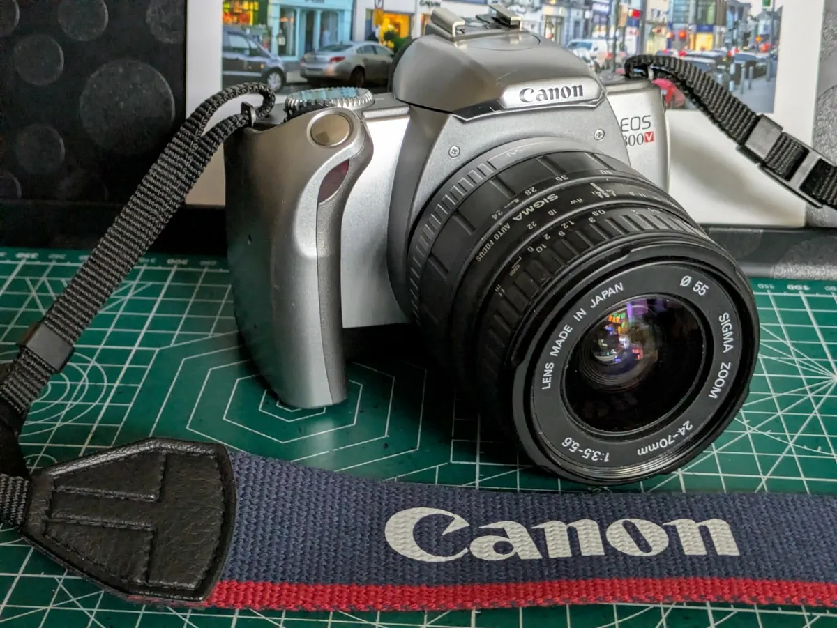 🎞️ Canon EOS 300V Autofocus film SLR camera+zoom - Image 1