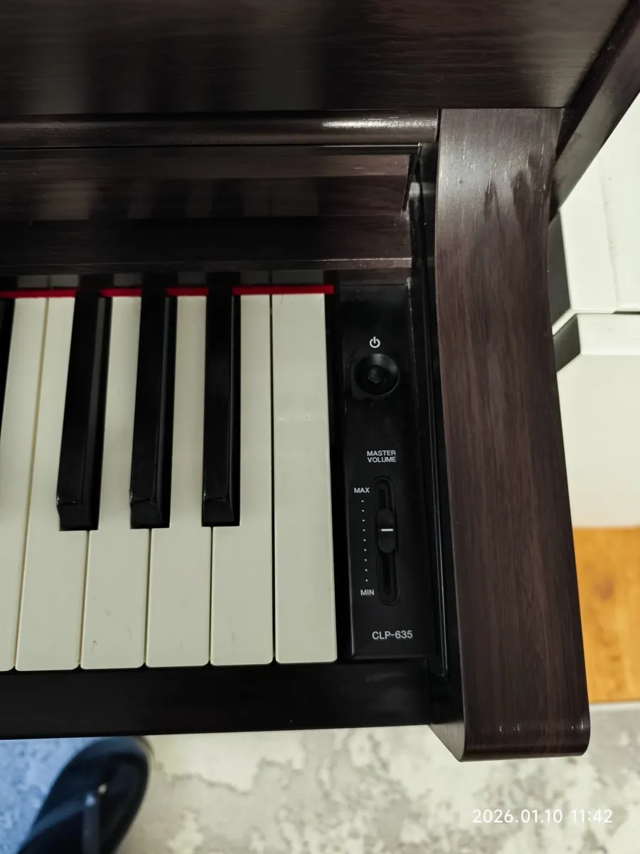 Yamaha digital piano clp 635 - Image 2