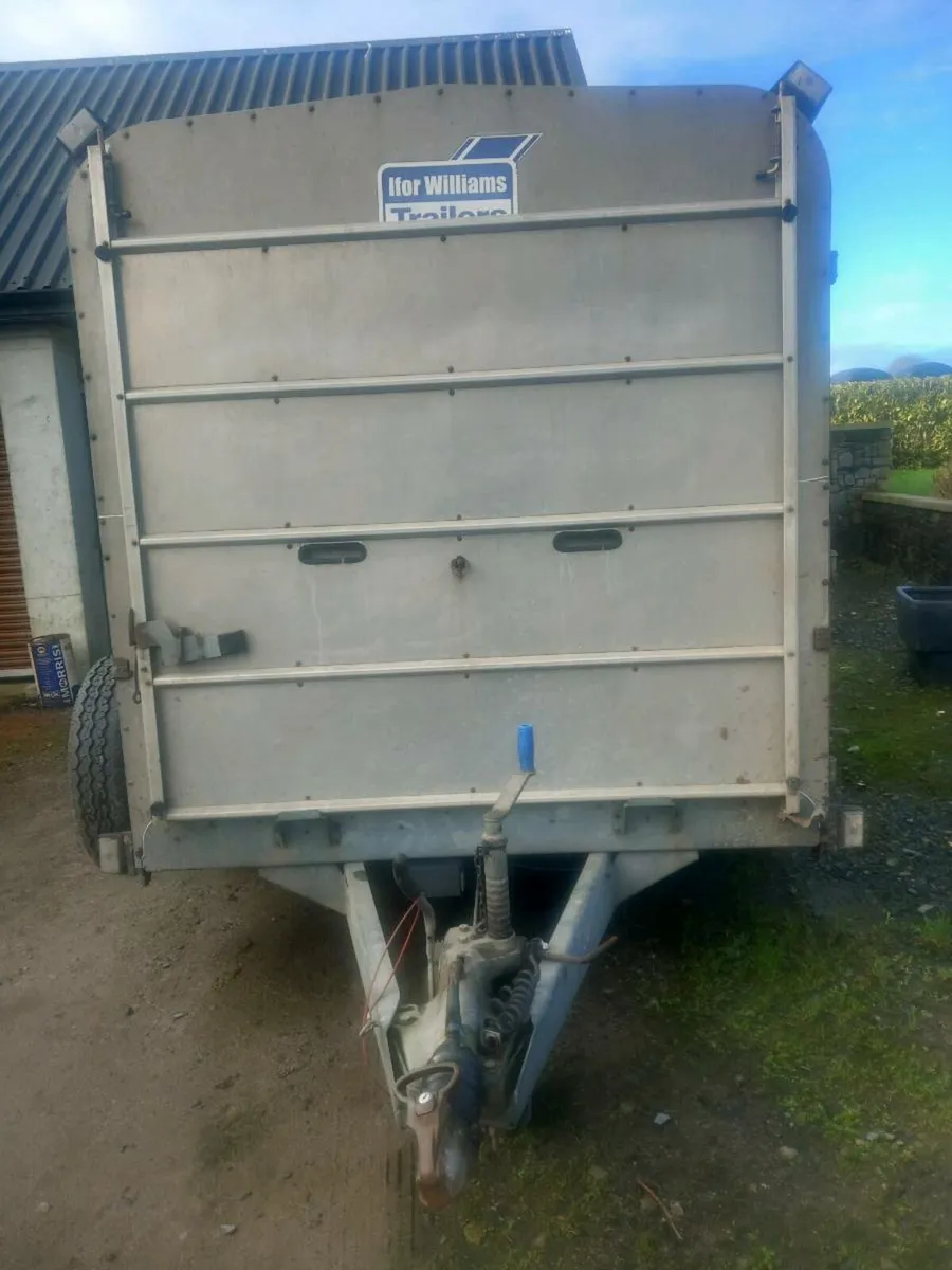 12x6 tri axle cattle trailer - Image 3