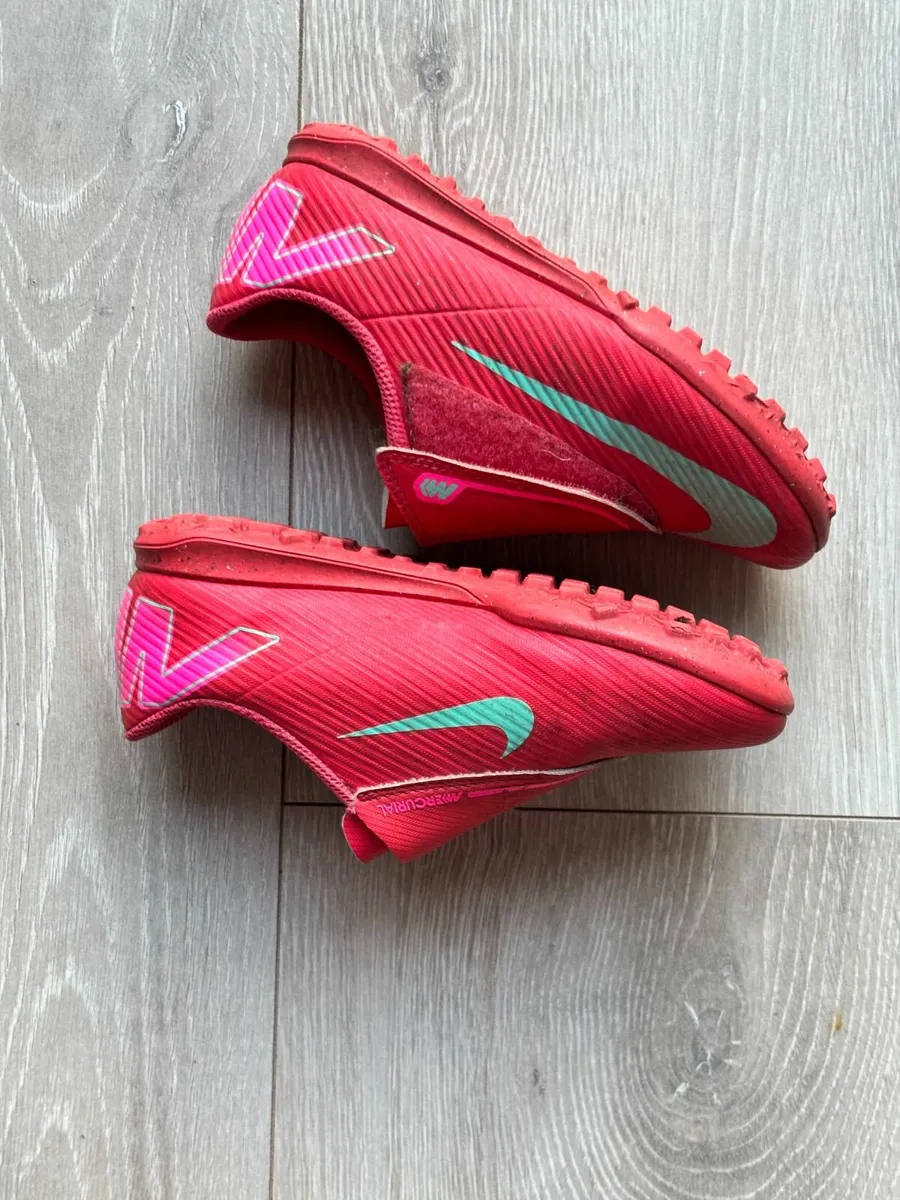 Nike Kids Football Boots – Size 12C – Red & Green - Image 2