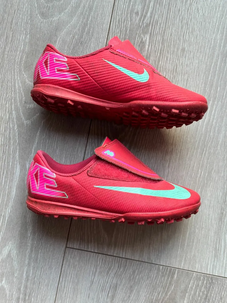 Nike Kids Football Boots – Size 12C – Red & Green - Image 3