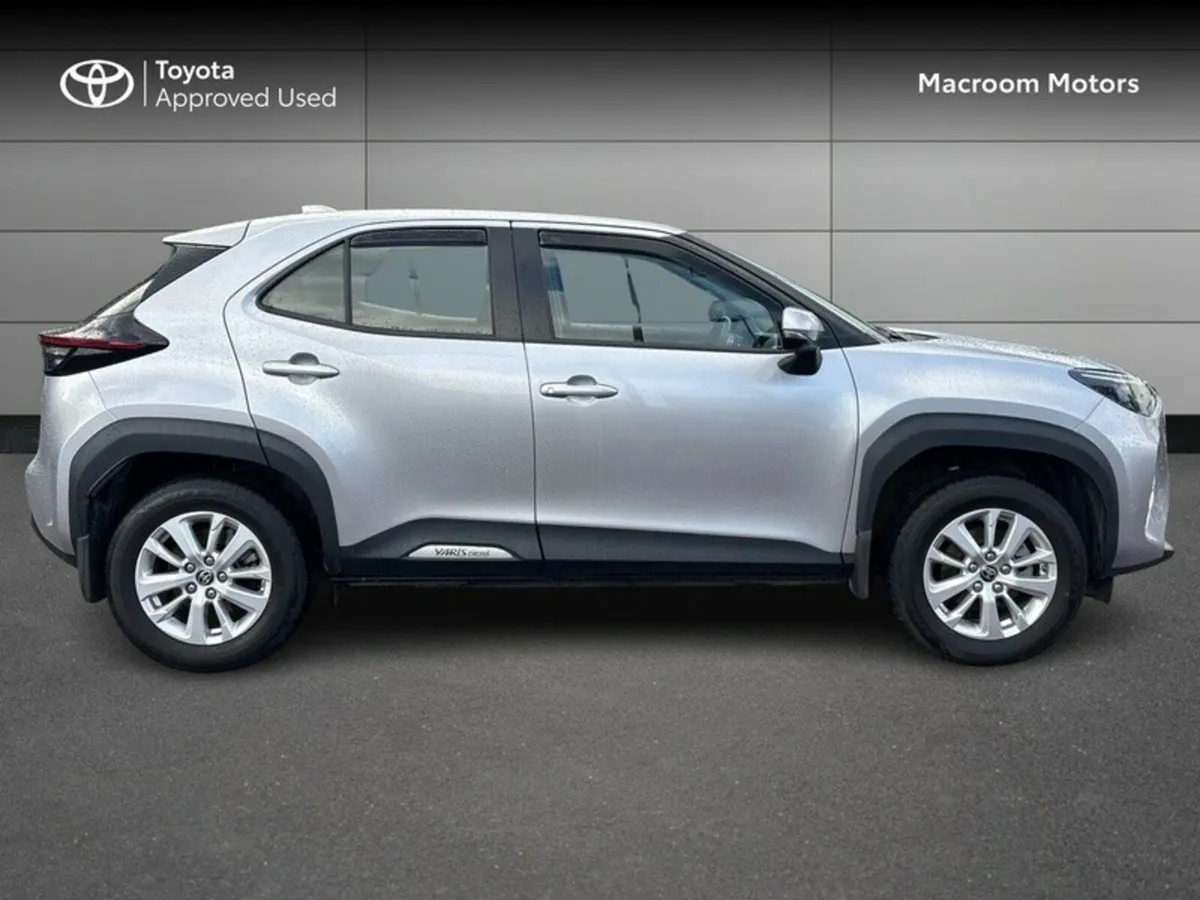Toyota Yaris Cross FRESH SELECTION OF TRADE-INS YA - Image 3