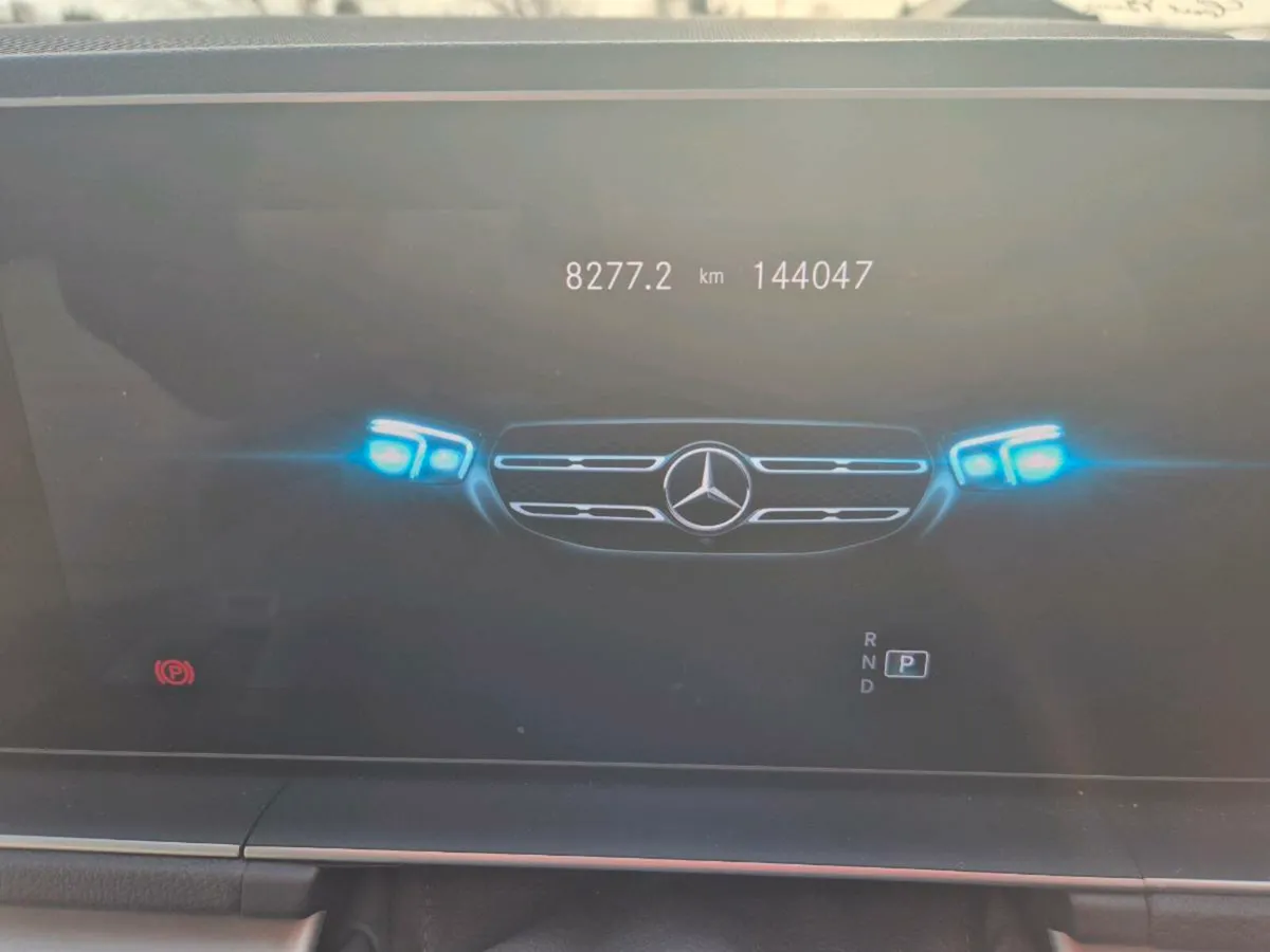 MERCEDES BENZ GLE 300d AMG LINE 4MATIC - Image 4