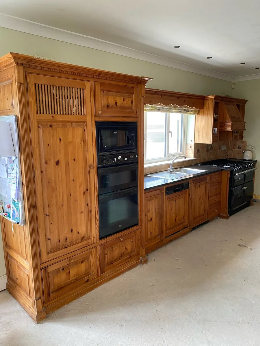 Pine kitchen - Image 1