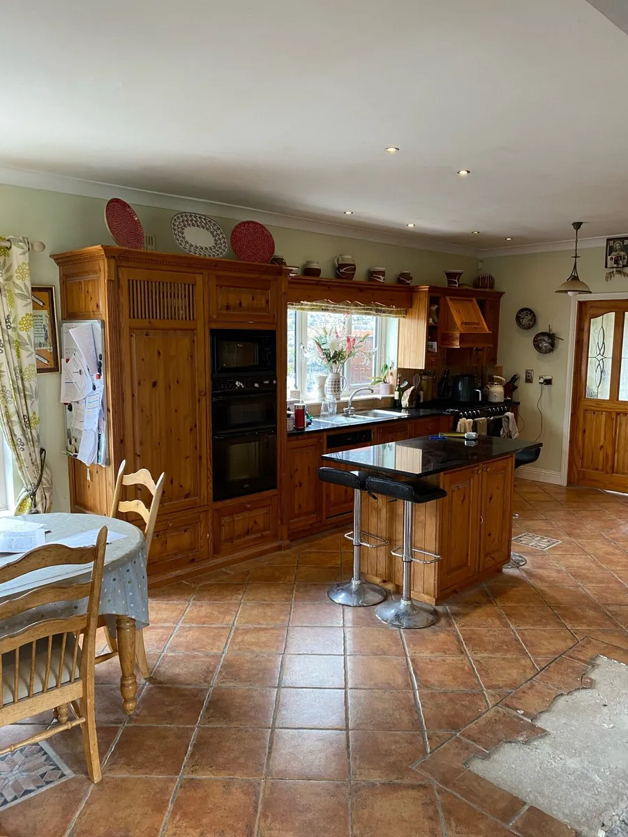 Pine kitchen - Image 2