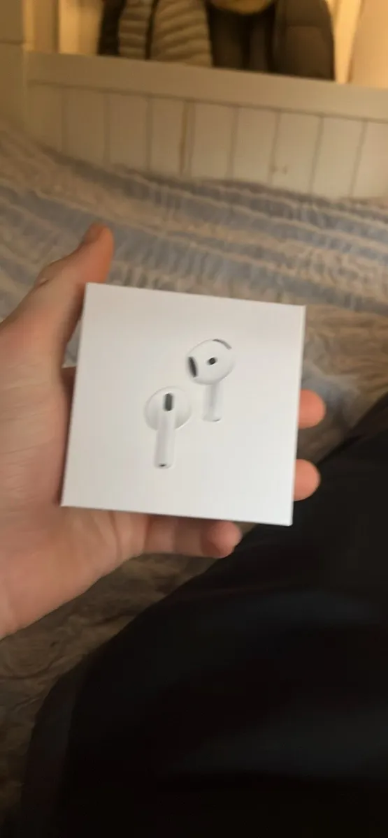 Apple AirPods 4 - Image 4
