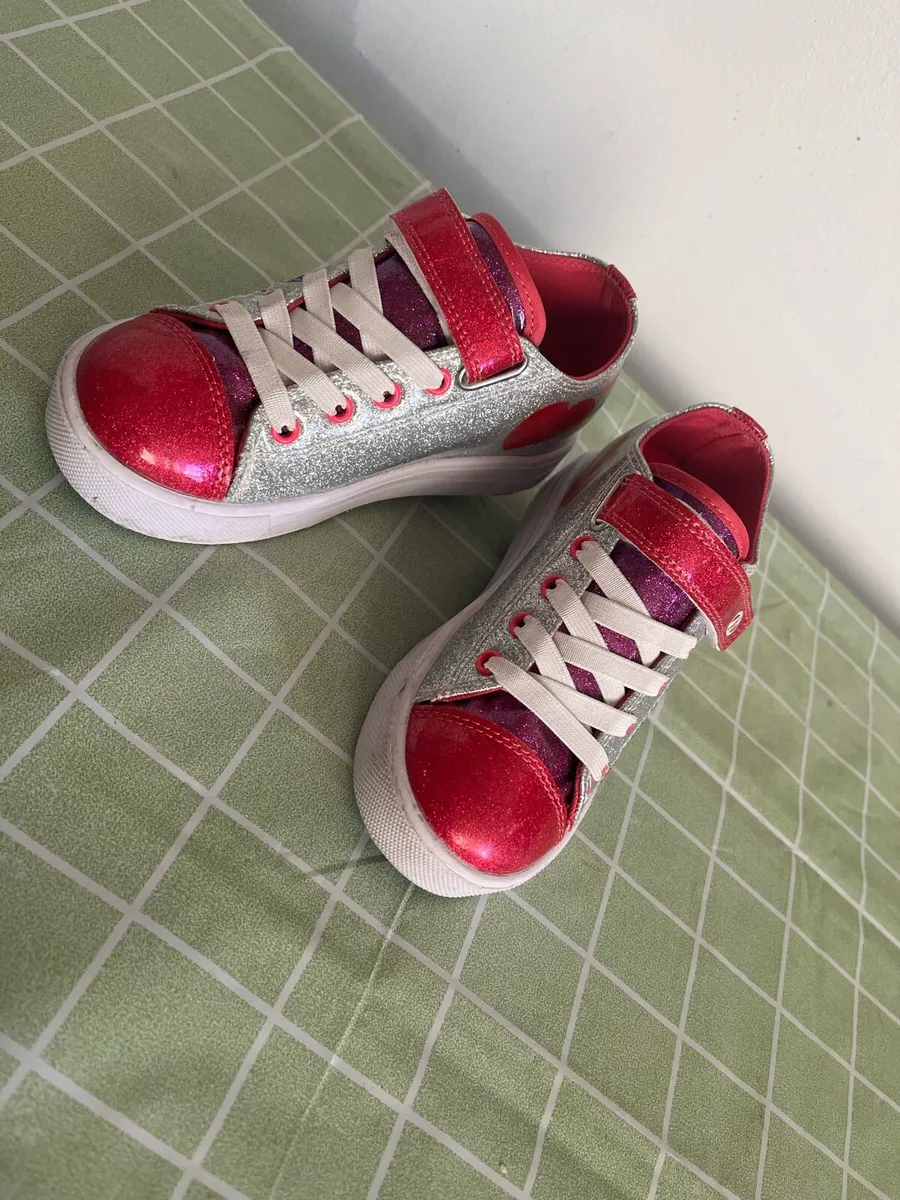 Heelys - Silver Rainbow Heart - UK Size 12 - Image 1