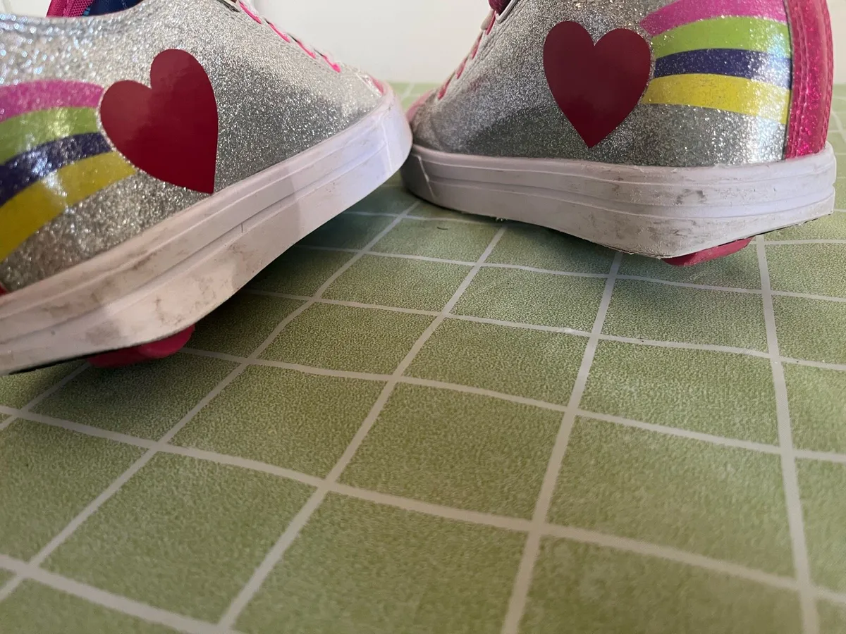 Heelys - Silver Rainbow Heart - UK Size 12 - Image 4