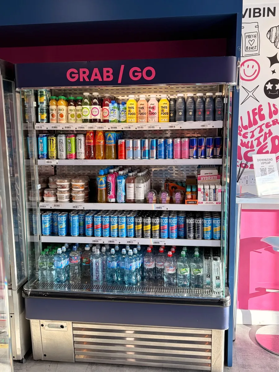 Commercial fridge - Image 1