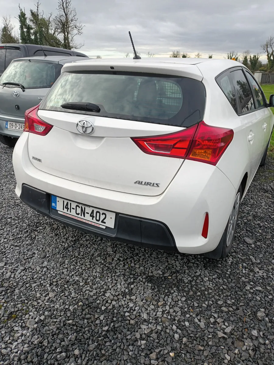 Toyota Auris 2014 - Image 4